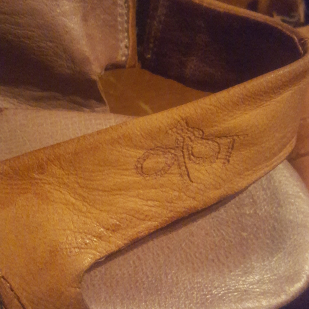 Tan Leather Shoes - Picture 5 of 6